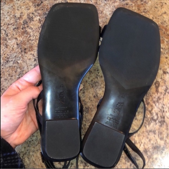 Zara Black Minimalist Sandals NWOT - Picture 4 of 7